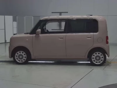 Toyota PIXIS SPACE