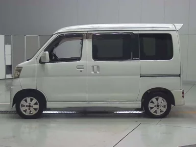 Daihatsu Atrai Wagon