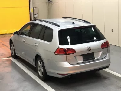 Volkswagen GOLF VARIANT