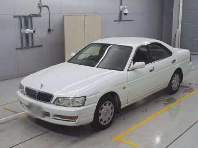 Nissan LAUREL
