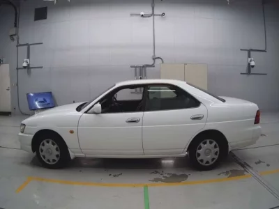 Nissan LAUREL