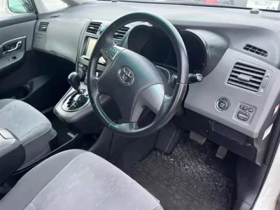 Toyota MARK X ZIO