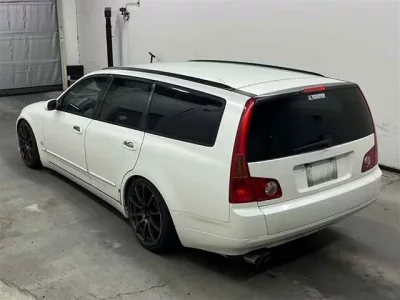 Nissan STAGEA