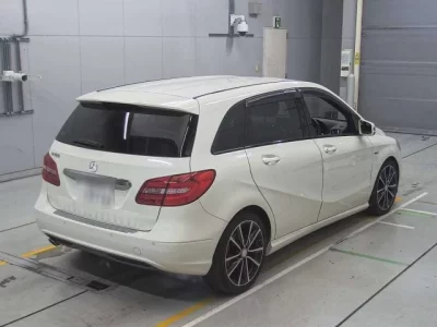 Mercedes-Benz B CLASS