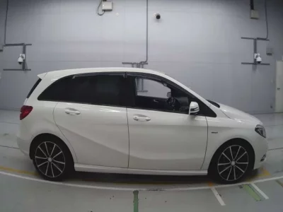 Mercedes-Benz B CLASS