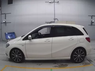Mercedes-Benz B CLASS