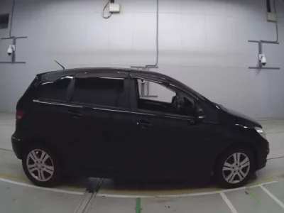 Mercedes-Benz B CLASS