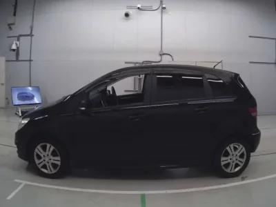 Mercedes-Benz B CLASS