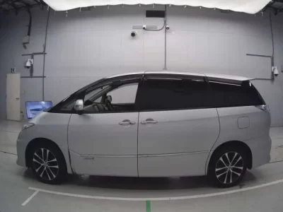 Toyota ESTIMA HYBRID