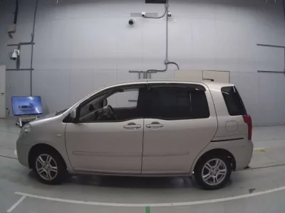 Toyota RAUM