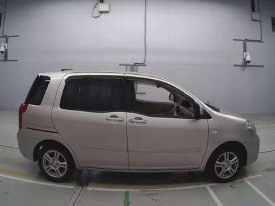 Toyota RAUM