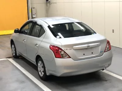 Nissan TIIDA LATIO