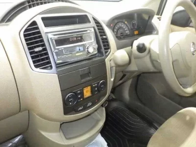 Nissan LAFESTA