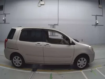 Toyota RAUM