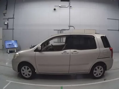 Toyota RAUM