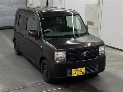 Toyota PIXIS SPACE