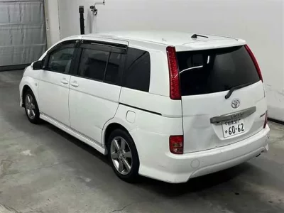 Toyota ISIS