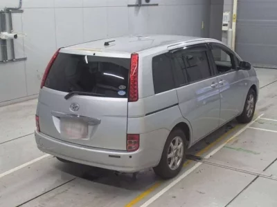 Toyota ISIS