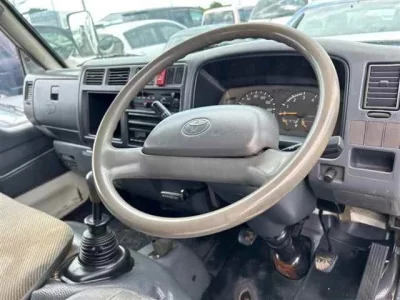 Toyota HIACE TRUCK