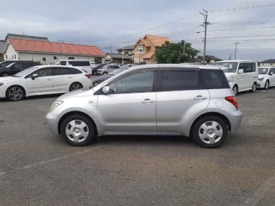 Toyota IST