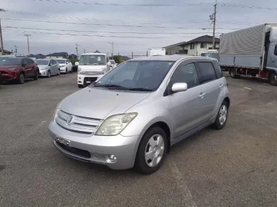 Toyota IST