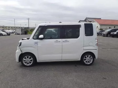 Toyota PIXIS MEGA