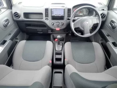 Nissan AD