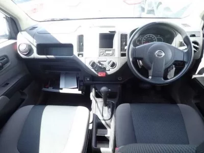 Nissan AD