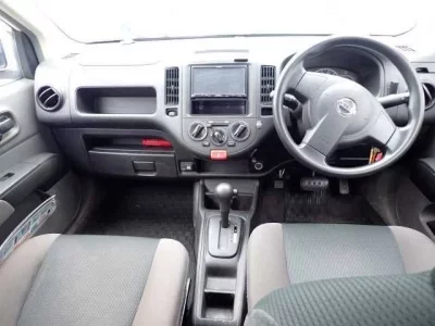 Nissan AD