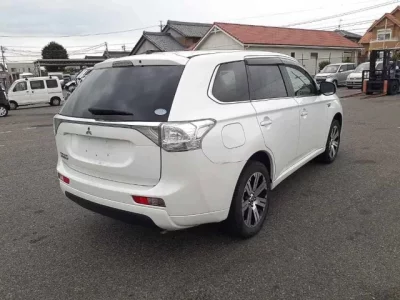 Mitsubishi OUTLANDER PHEV