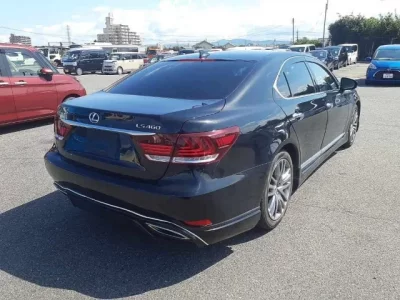 Lexus LS