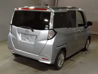 Toyota TANK