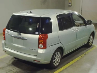 Toyota RAUM