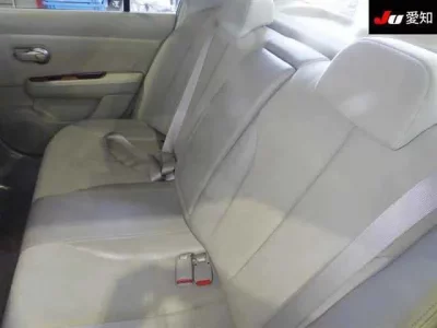 Nissan TIIDA LATIO