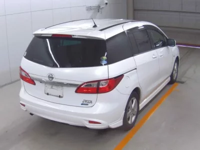 Nissan LAFESTA