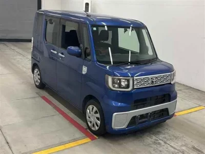 Toyota PIXIS MEGA