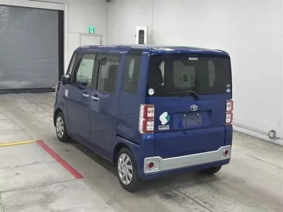 Toyota PIXIS MEGA
