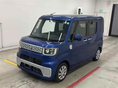 Toyota PIXIS MEGA