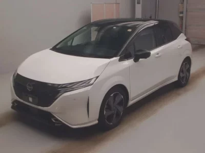 Nissan AURA