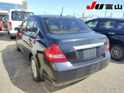 Nissan TIIDA LATIO