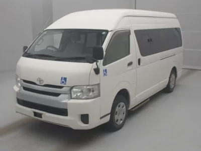 Toyota REGIUS ACE COMMUTER