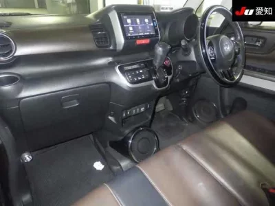 Honda N BOX SLASH