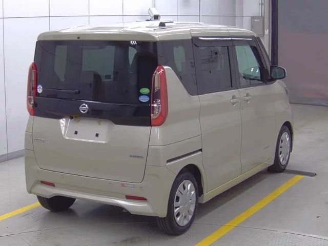 Nissan ROOX