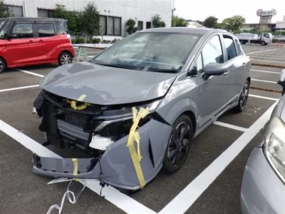 Nissan AURA