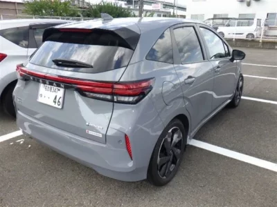 Nissan AURA