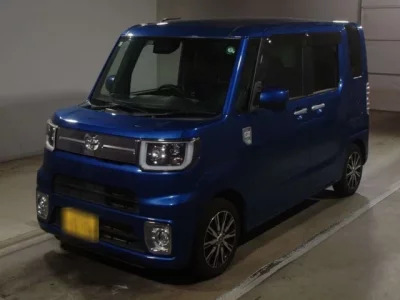 Toyota PIXIS MEGA