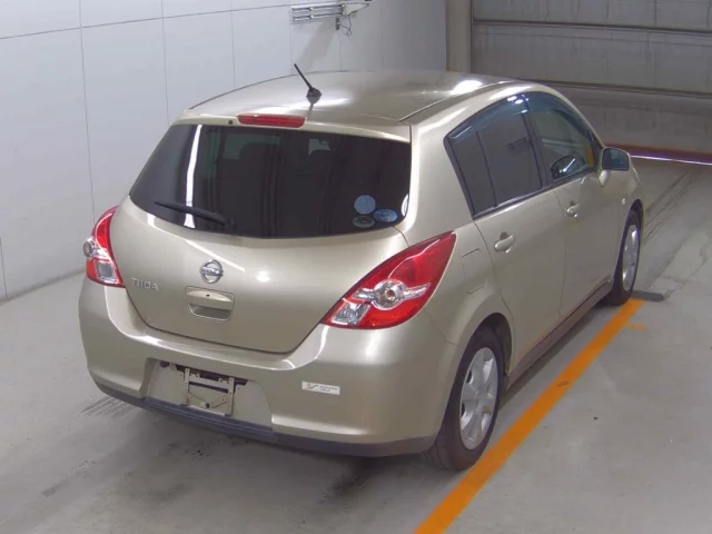 Nissan TIIDA