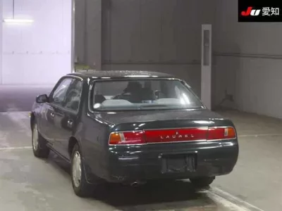 Nissan LAUREL