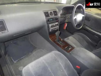 Nissan LAUREL