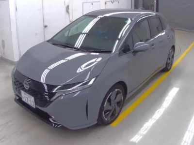 Nissan AURA